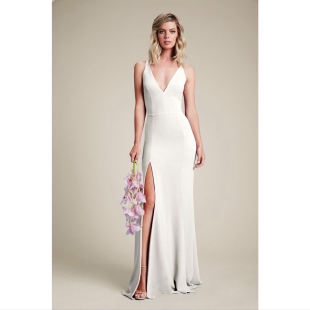 Dress the Population Iris Crepe V-Neck Trumpet Gown - Off White - Large